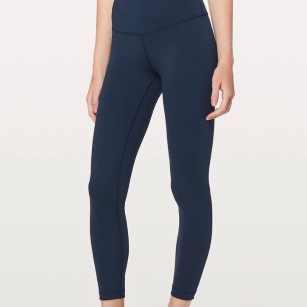 NWOT Navy Wunder Under Crop (High Rise)